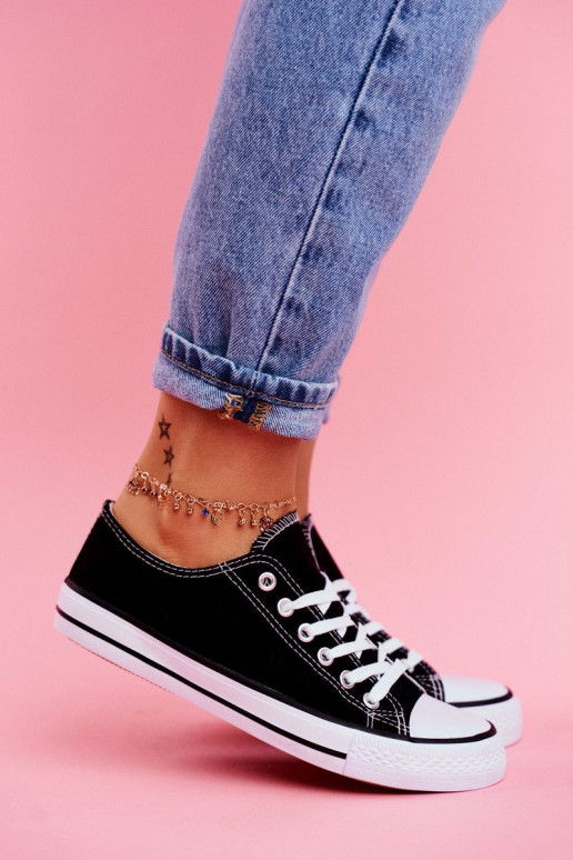 Women's Classic Sneakers Black With White Sole Omerta