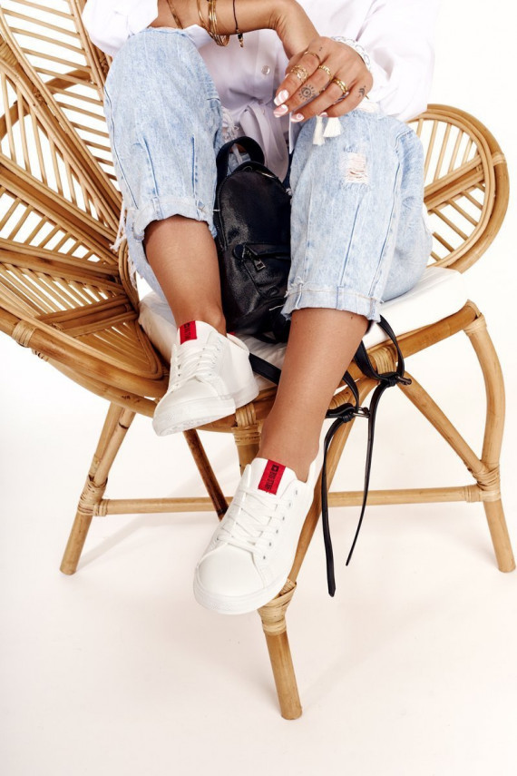 Women's Leather Sneakers With A Ribbon BIG STAR DD274685 White