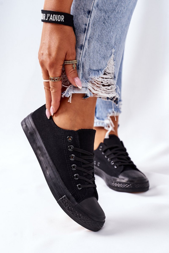 Women's Classic Sneakers Black Omerta