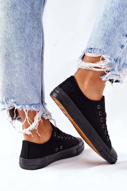 Women's Classic Sneakers Black Omerta