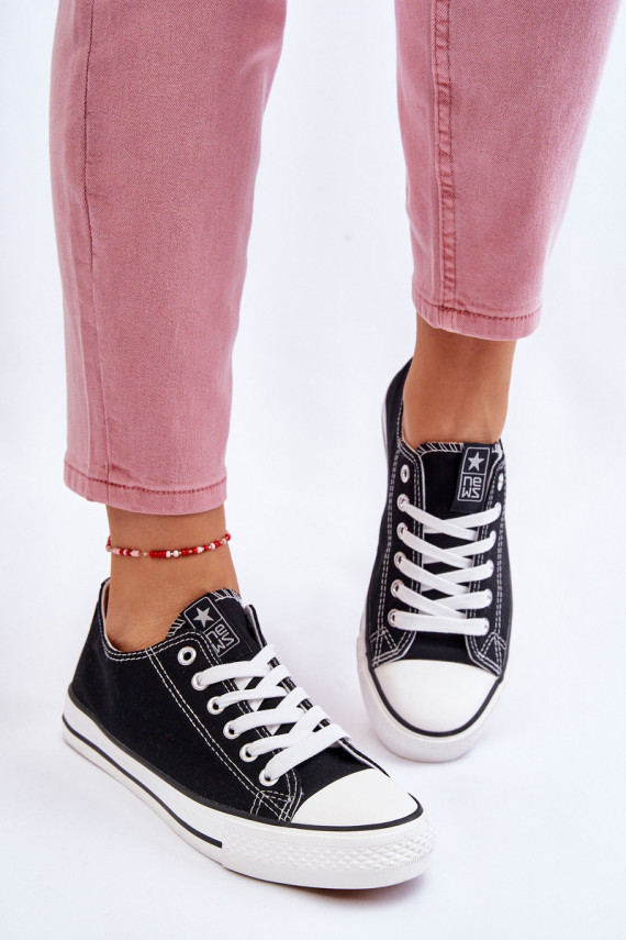 Women's Classic Sneakers Black and White Ecoma