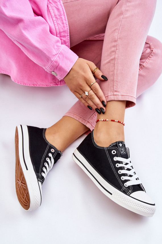 Women's Classic Sneakers Black and White Ecoma
