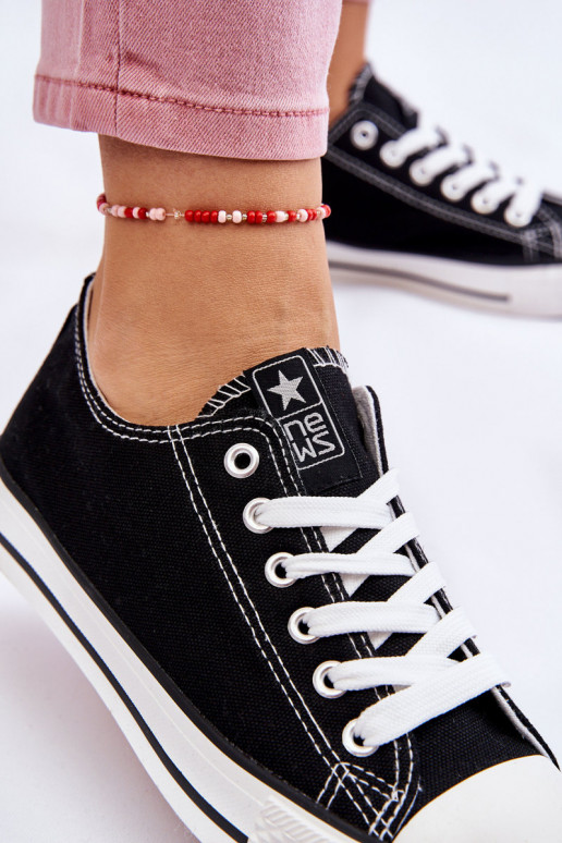 Women's Classic Sneakers Black and White Ecoma
