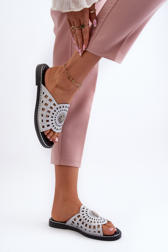 Shiny Women's Flat Sandals with Silver Ornament Ebirena
