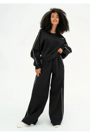 Cody - Black pants with trims