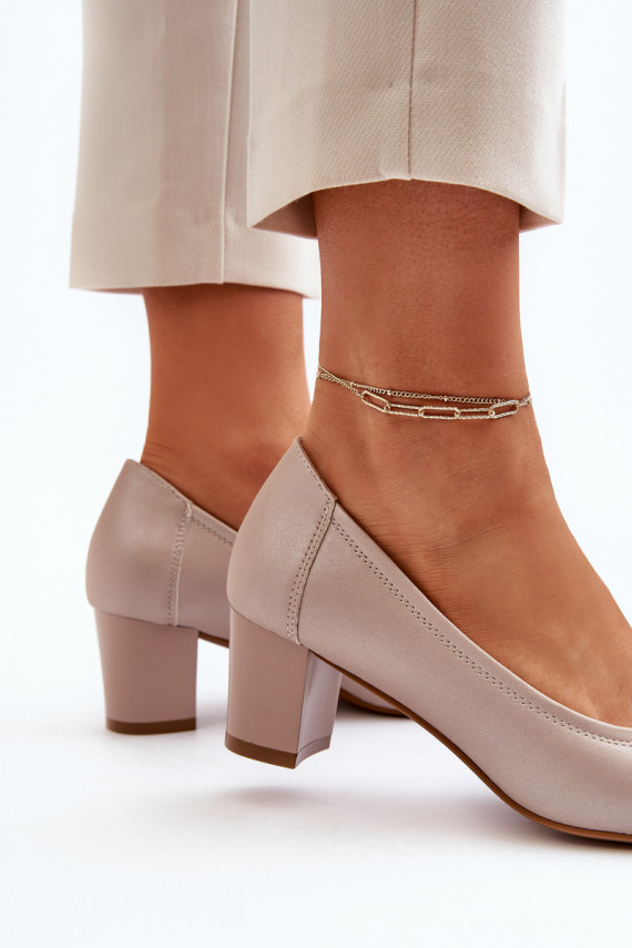 Black low heel pumps with embellishment Aeliris