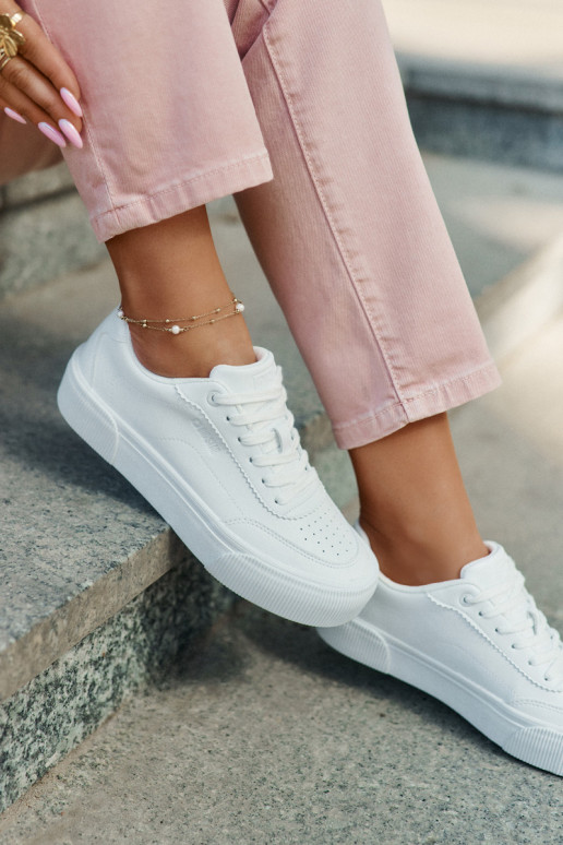 Low sneakers made of eco leather Big Star RR274303 White