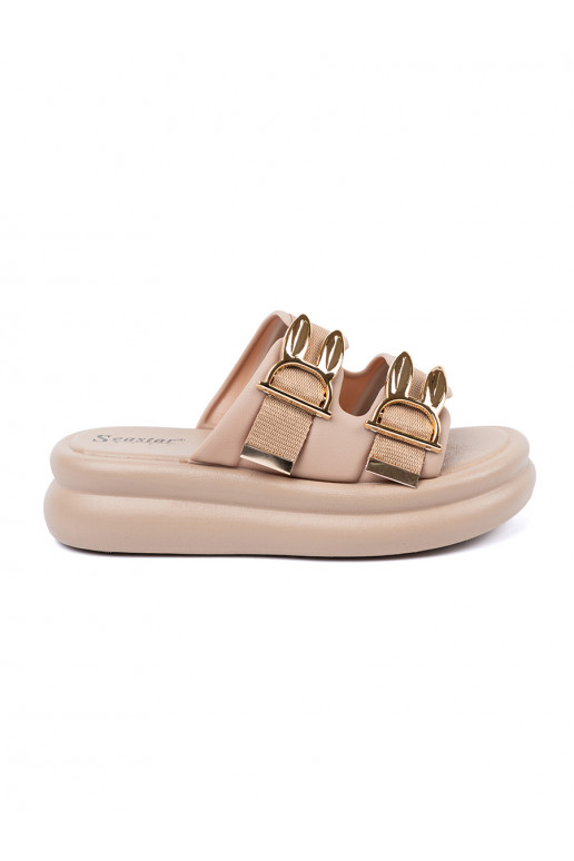 Slippers ze goldenmi klamrami with platform beż