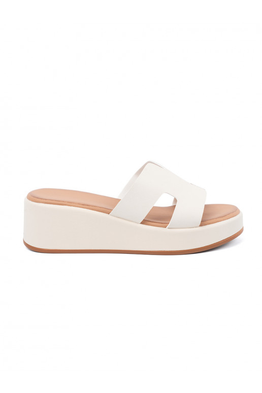 Women's slippers with platform light beige