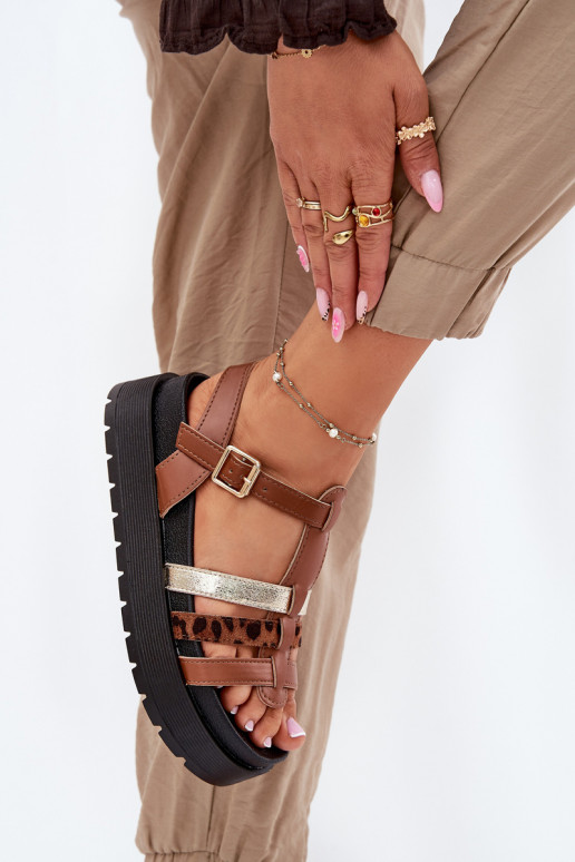 Womens sandals with straps on platform Camel Gallari