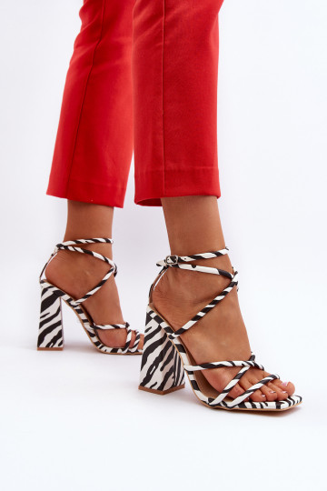 Trendy High-Heeled Sandals Black and White Josette 2