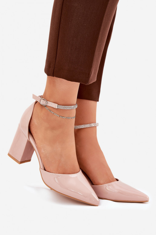 Patented pumps with pointed toes on a heel beige Nossabel