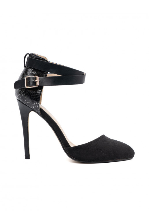 black High heels with straps wokół kostki