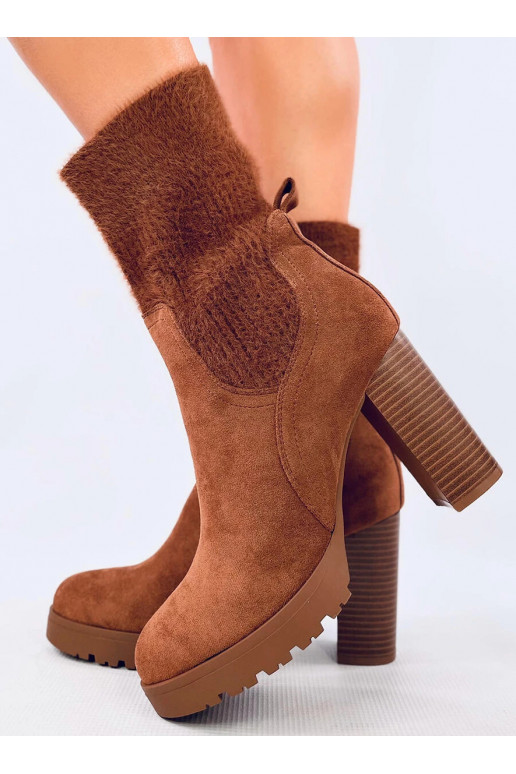Heeled shoes z flexiblem ściągaczem CARLINI CAMEL