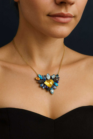 Kaklo papuošalas aukso spalvos