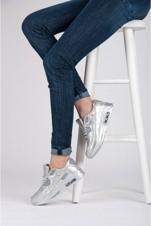 Massive silver sports shoes 1-7S