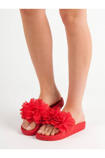 raudonos-spalvos-slepetes-s...