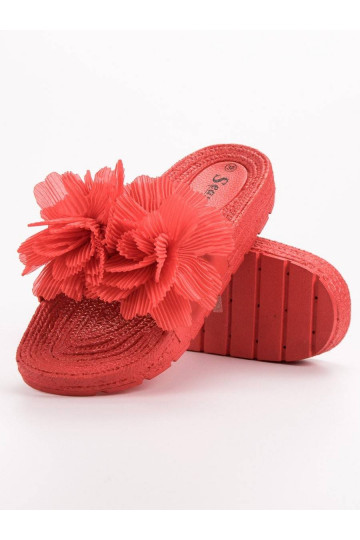 raudonos-spalvos-slepetes-s... 2