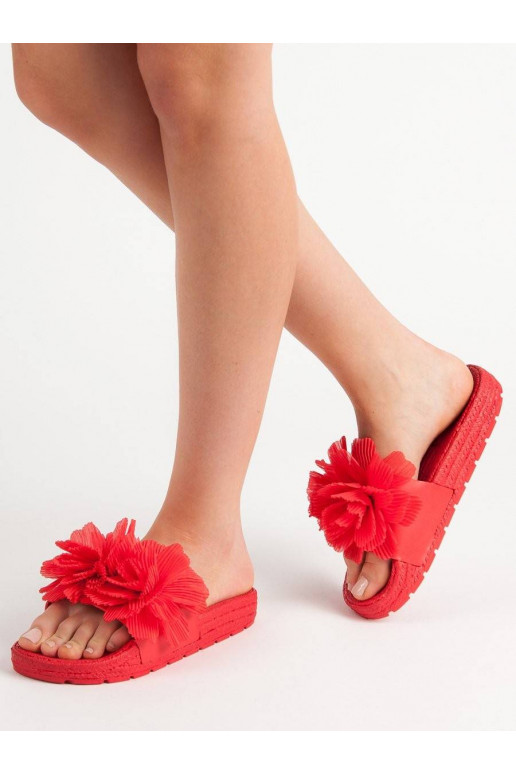 raudonos-spalvos-slepetes-su-gelemis-...