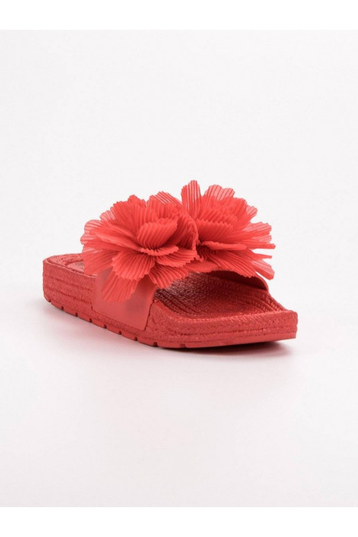 raudonos-spalvos-slepetes-su-gelemis-...