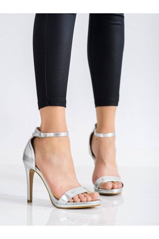 Classic model sandals with thin heels