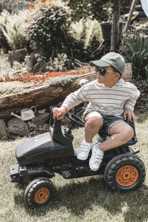 Children's Sneakers With Velcro...