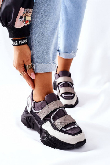 Women s Sport Shoes... 2