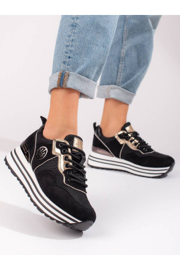 Women's casual shoes...