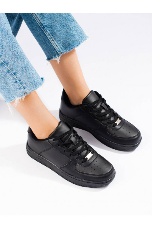 The classic model black sneakers...