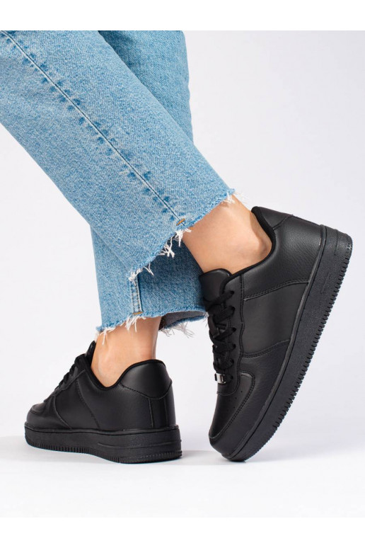 The classic model black sneakers...