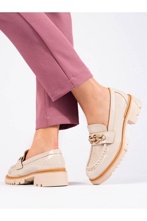 With lacquer effect beige shoes Shelovet