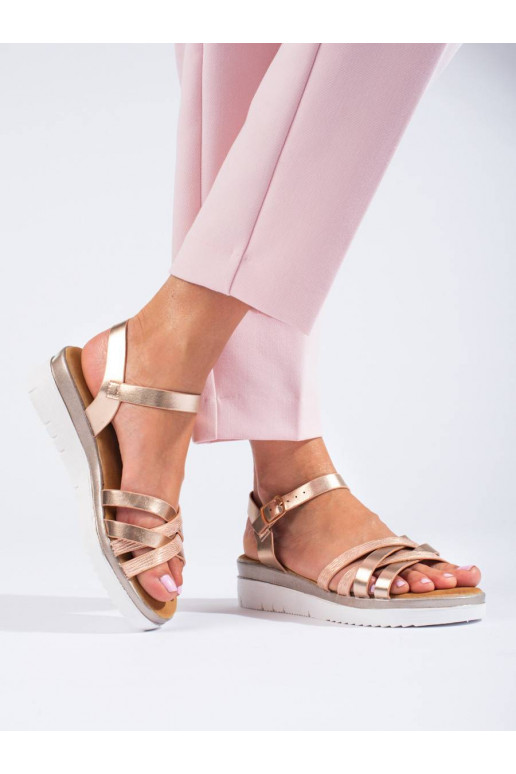 Comfortable women's sandals with a...