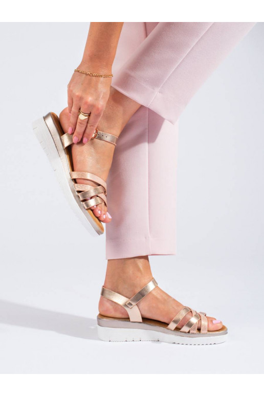 Comfortable women's sandals with a...