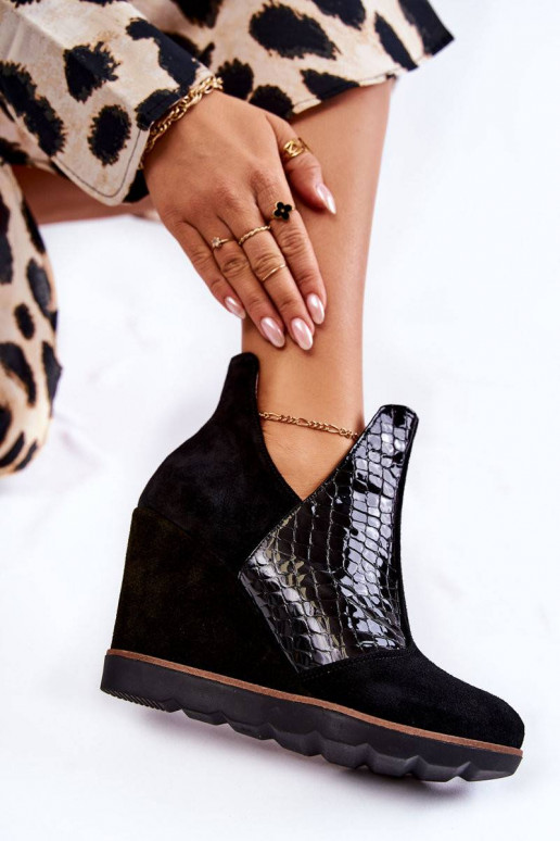 Suede Crocodile Wedge Boots Black Alda