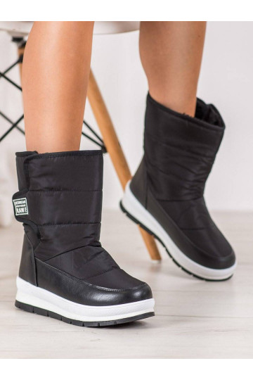 Black snow boots