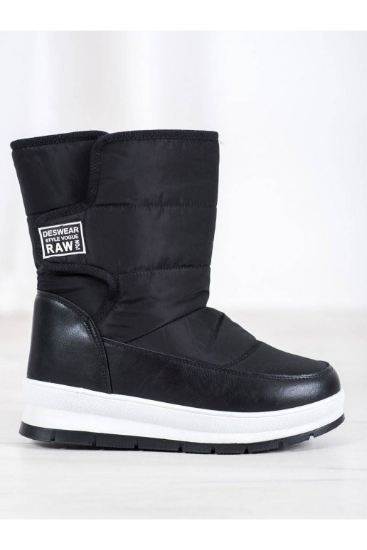 Black snow boots