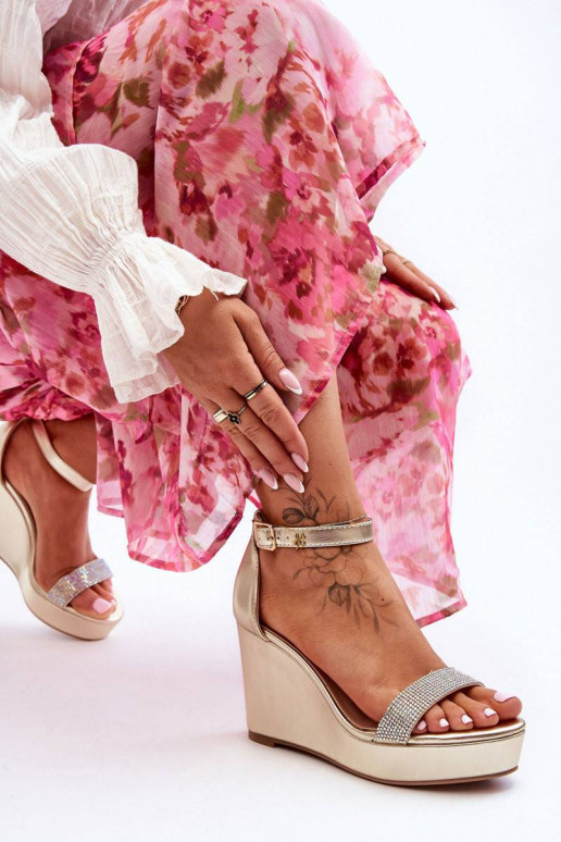 Fashionable Leather Wedge Sandals...