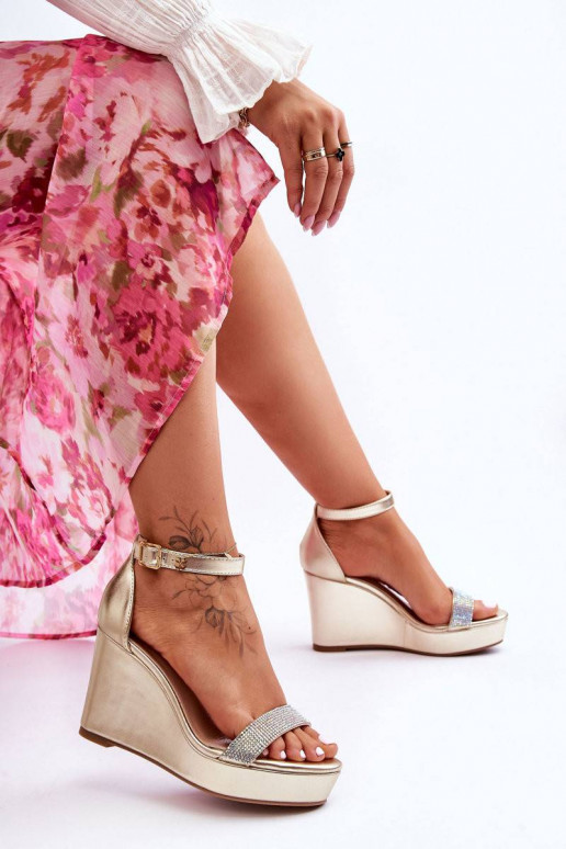 Fashionable Leather Wedge Sandals...