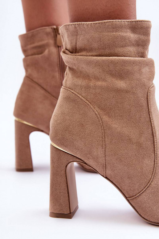 Suede Boots On Heel Beige Mellamene