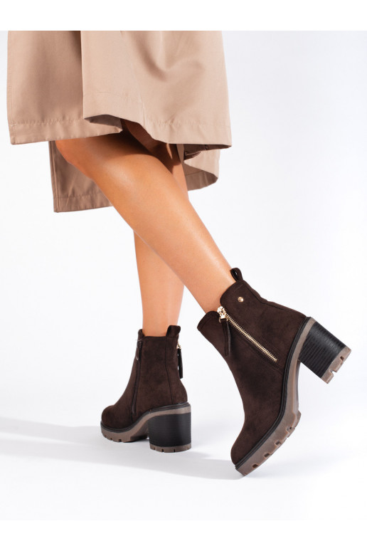 suede Brown color boots Vinceza