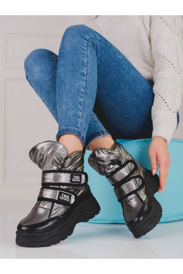 warm Women's snow boots...