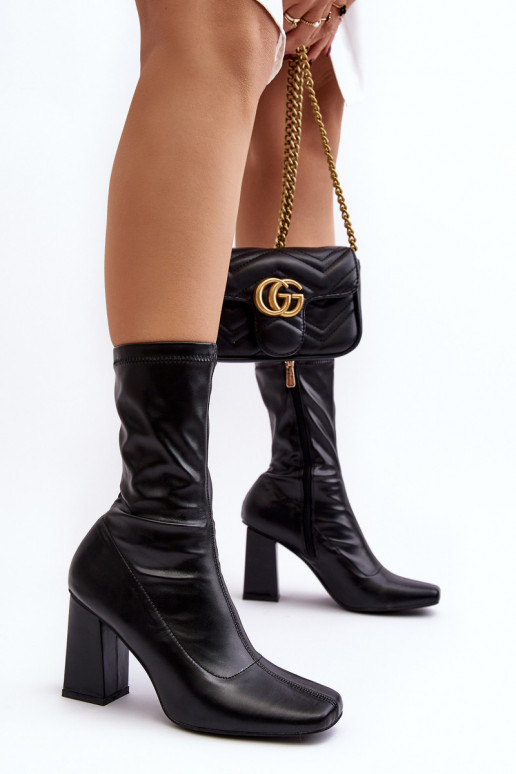 Women's ankle boots with square toe...