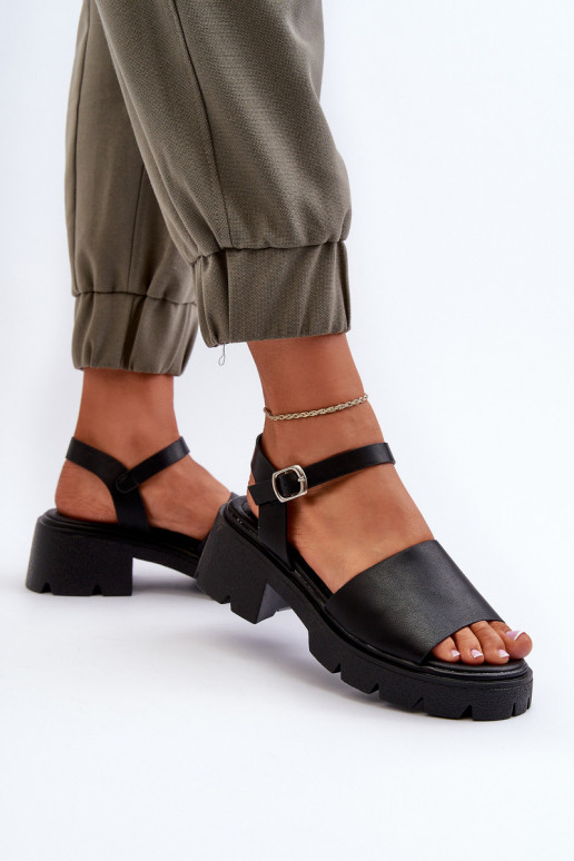 Women's sandals on chunky heel black...