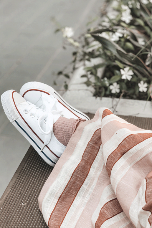 Classic children's sports shoes in...