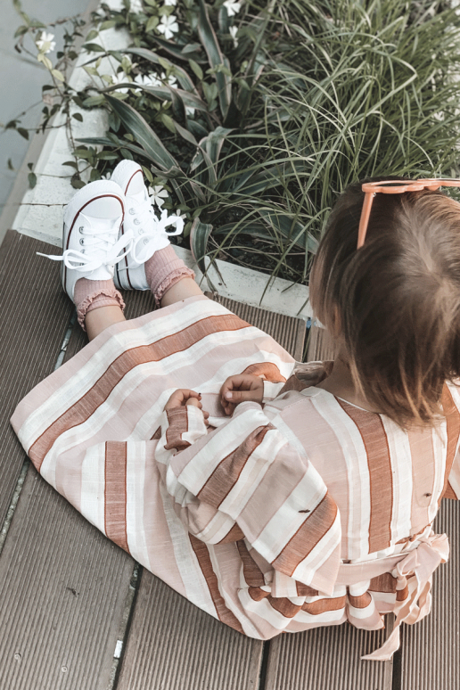 Classic children's sports shoes in...