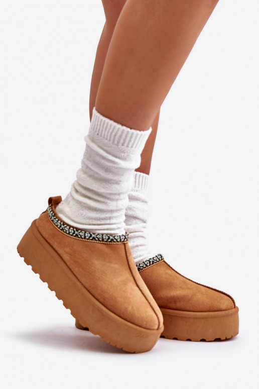 Women's platform slippers in brown...