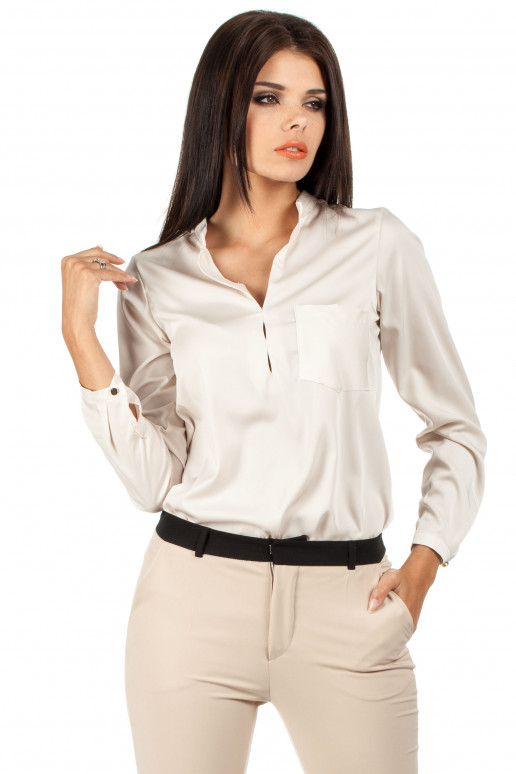 Šviesi palaidinė Moe