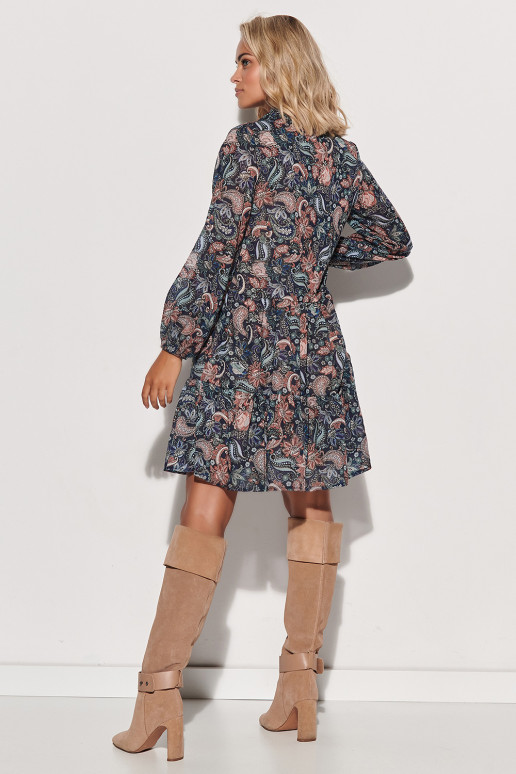 Suknelė su gėlių raštais