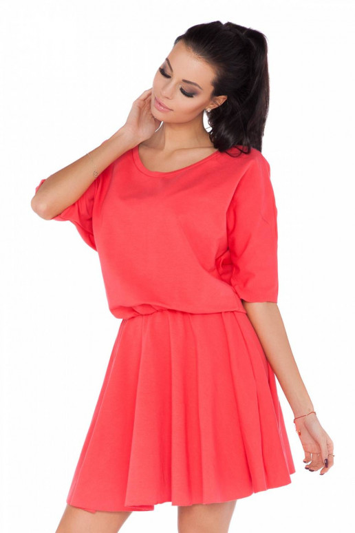 Laisvalaikio suknelė raudonos spalvos...