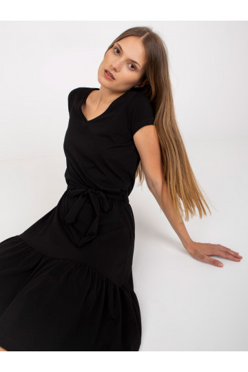 Juoda laisvalaikio suknelė...